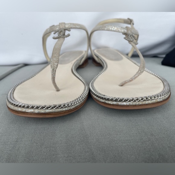 Chanel Silver Metallic Thong Sandals with Chain Details and Diamanté CC - Picture 5 of 14